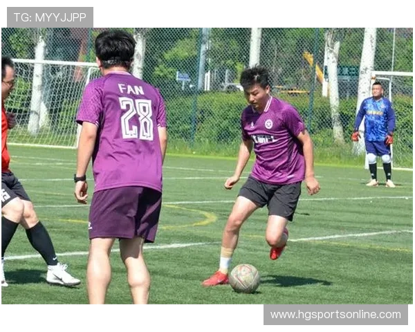 北京业余足球队的成长故事与城市青少年足球文化探索